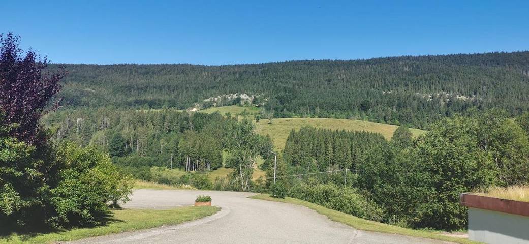 Gîte pour 6 personnes, avec vue et terrasse, animaux acceptés dans Lélex - Crozet - 2
