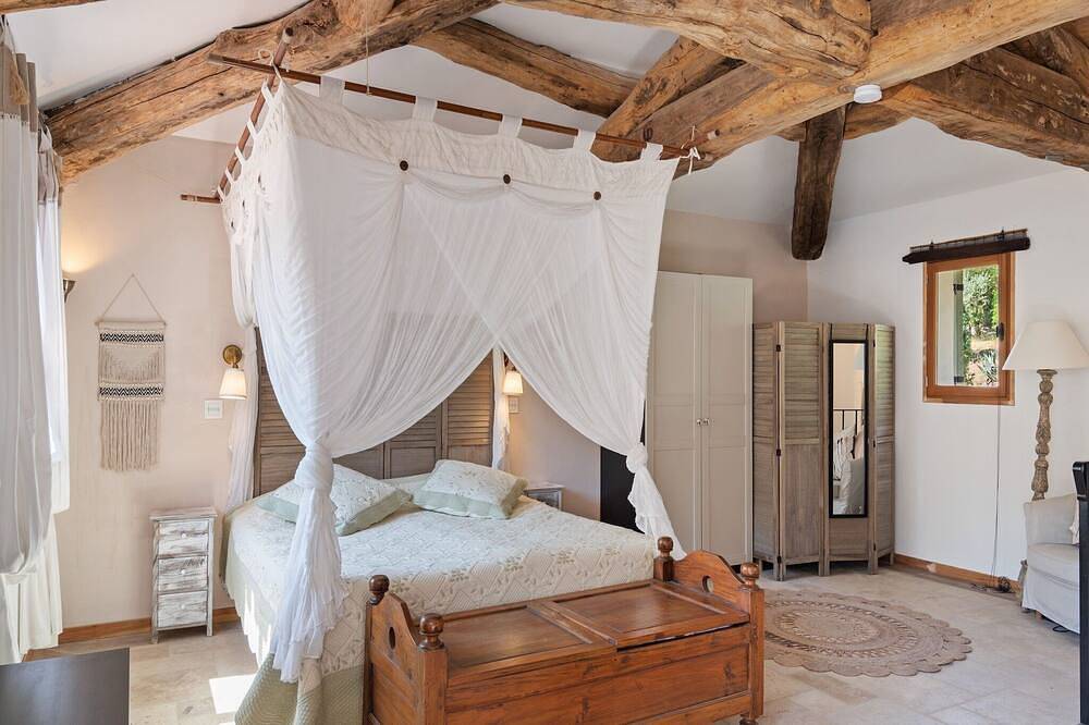 Villa in Bargemon with Pool and Mountain Views in Bargemon, Draguignan region