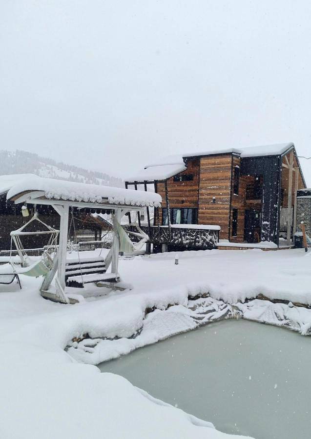 Gîte pour 6 personnes, avec bassin pour enfant ainsi que jacuzzi et jardin dans Dorna-Arini - 3