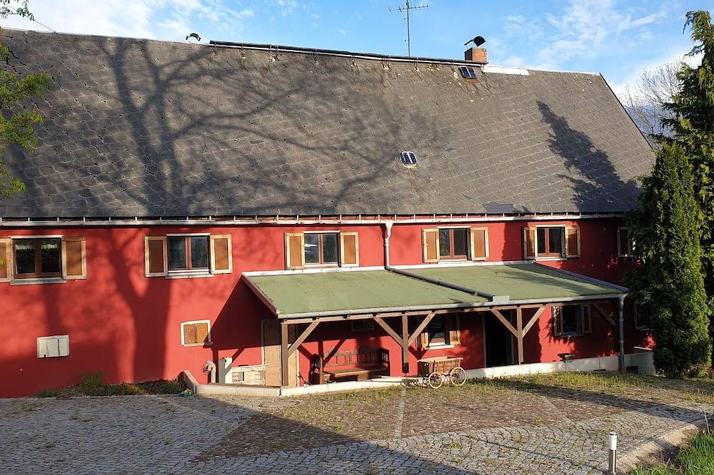 Ruheoase Haselbach: Entspannung auf dem Land. Idyllisches Gut Haselbach in Pfaffroda, Erzgebirge