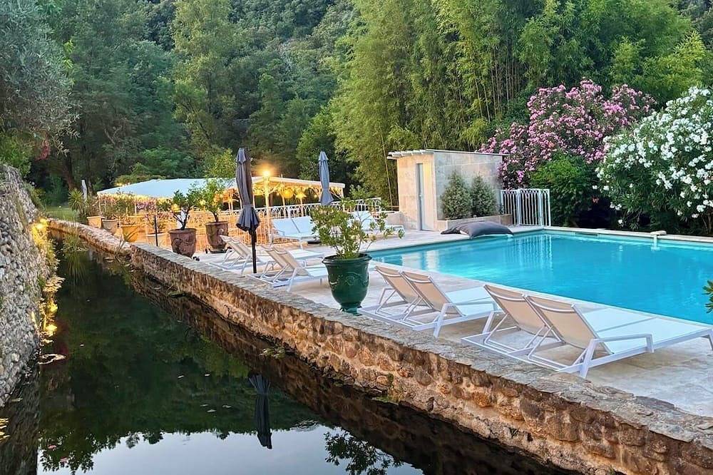 Magnifique moulin du18ème dans cadre exceptionnel, rivière ,piscine ,tennis in Les Mages, Parc national des Cévennes