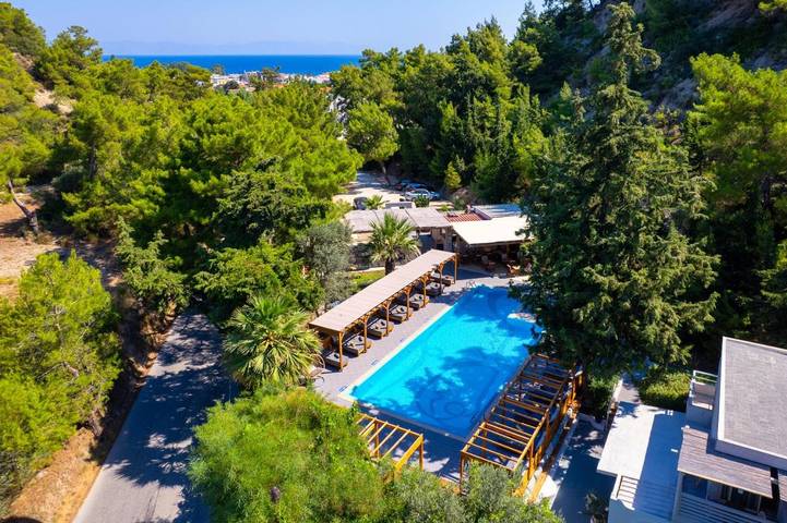 Hôtel pour 2 personnes, avec Balcon et Terrasse ainsi que Jardin et Piscine