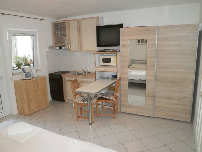 Ferienwohnung für 2 Personen, mit Balkon/Terrasse in Nin - 3