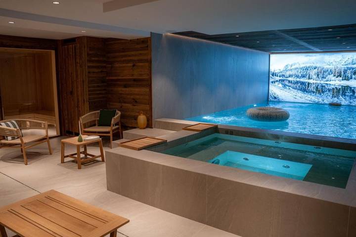 Appart’hôtel pour 8 personnes, avec Balcon ainsi que Jacuzzi et Vue