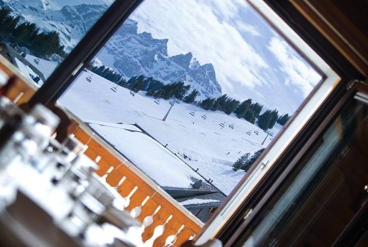 Chambre d’hôte pour 2 personnes, avec Balcon ainsi que Terrasse et Vue dans Valais