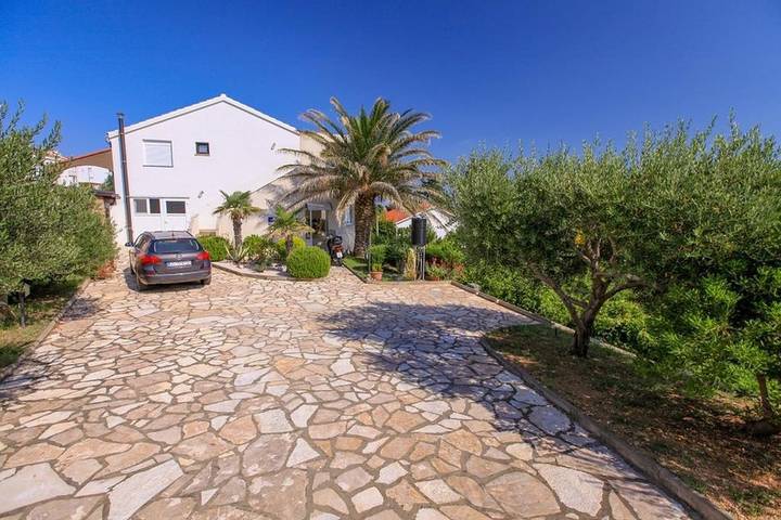 Ferienwohnung für 4 Personen, mit Garten auf Pag - 2