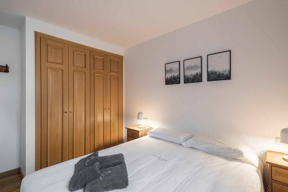 Entire apartment, Prat deth Pas by Seamount Rentals in Betren, Vielha e Mijaran
