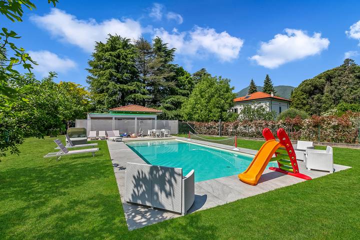 Casa vacanza per 6 persone, con piscina, adatto a famiglie con bambini sul Lago Maggiore