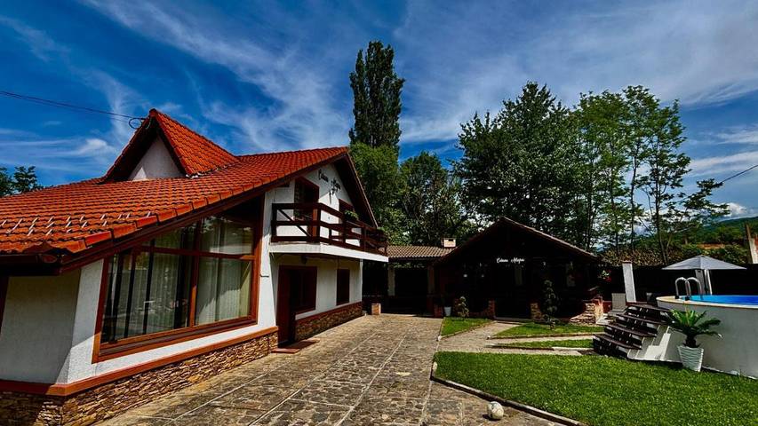 Cottage pour 2 personnes, avec jardin ainsi que piscine et vue