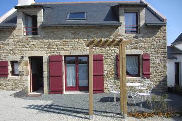 Gîte pour 6 personnes, avec jardin et terrasse, animaux acceptés dans Plage Moustérian