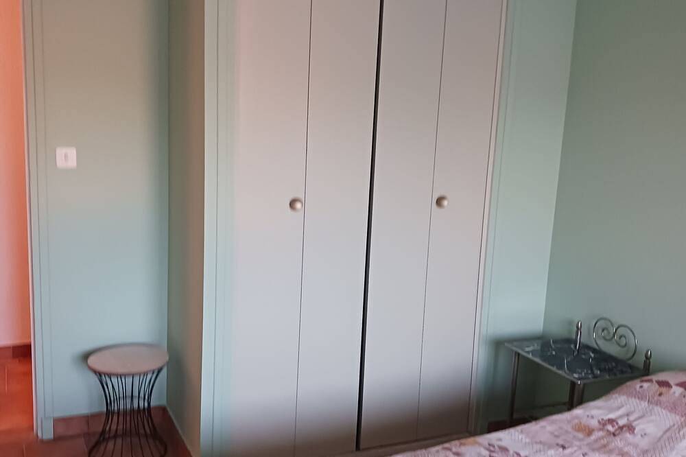 Guest room in Cabestany, Côte d'Améthyste