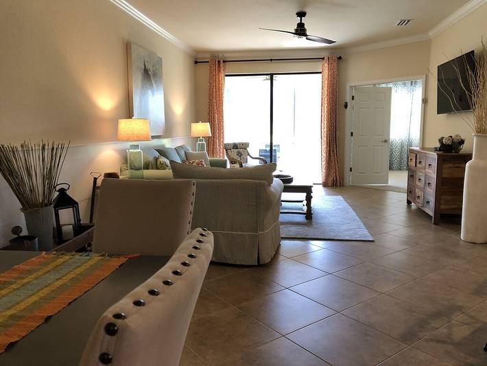 Vacation rental for 6 people, with hot tub and sauna as well as yard in North Port FL