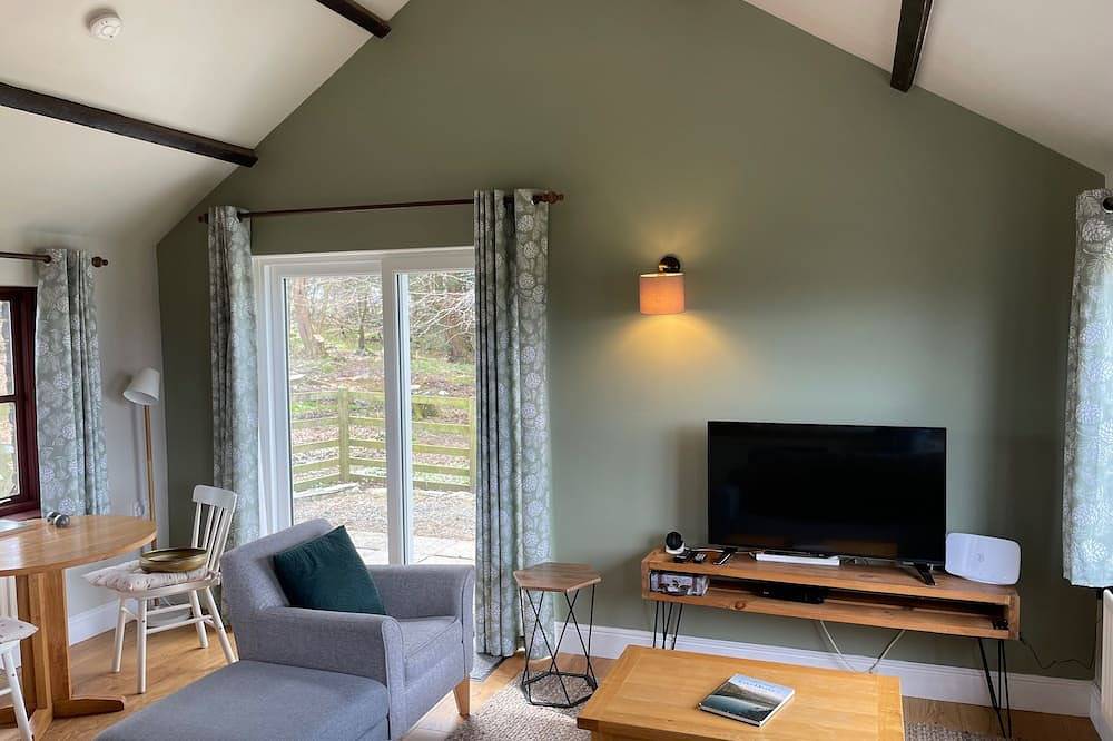 Character Cottage with fabulous mountain views in the North Lakes District in Lake District