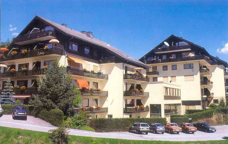 Ferienwohnung für 4 Personen, mit Pool und Balkon sowie Ausblick und Sauna - 1