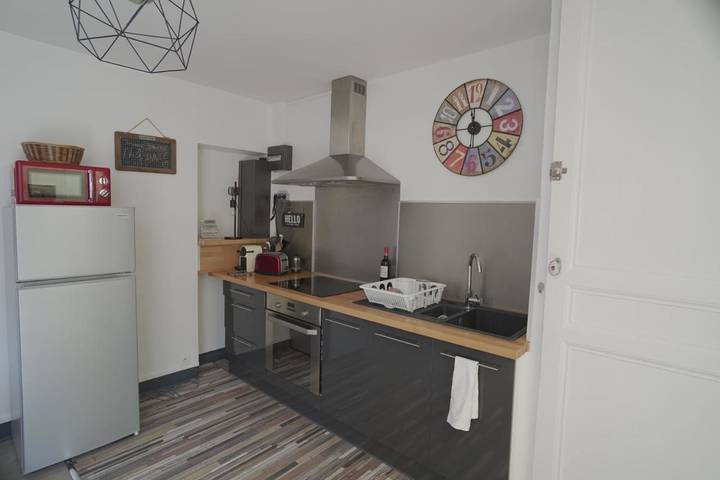 Location de vacances pour 4 personnes, avec terrasse dans Office De Tourisme De Luc Sur Mer - 4