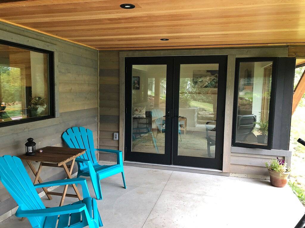 Schöne Lakefront Suite Minuten von der Stadt entfernt! in Whitewater Ski Resort