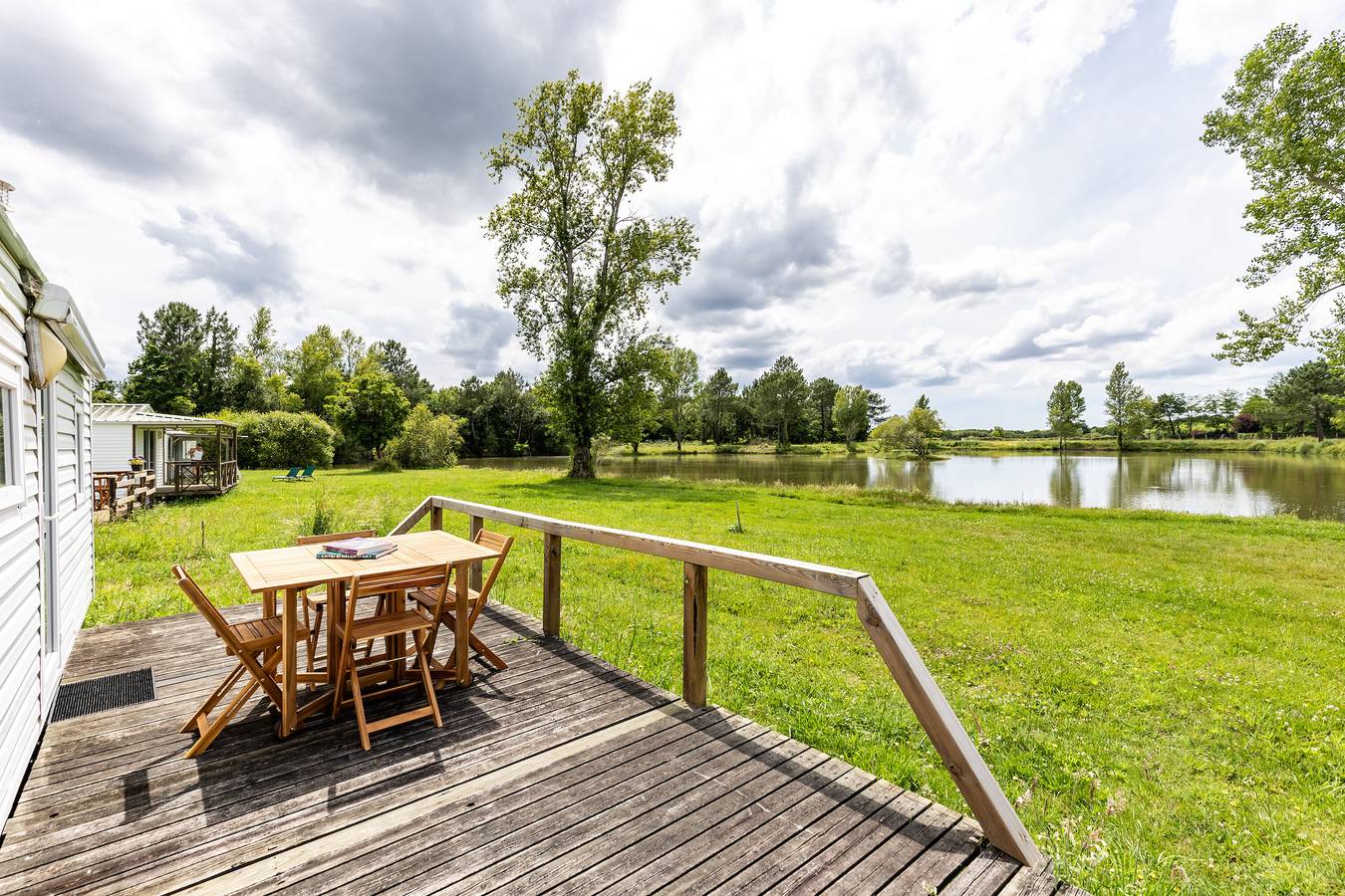 Mobile Home for 3 People at Lake Isachris – Hiking and Relaxation in the Médoc in Queyrac, Lesparre-Médoc region