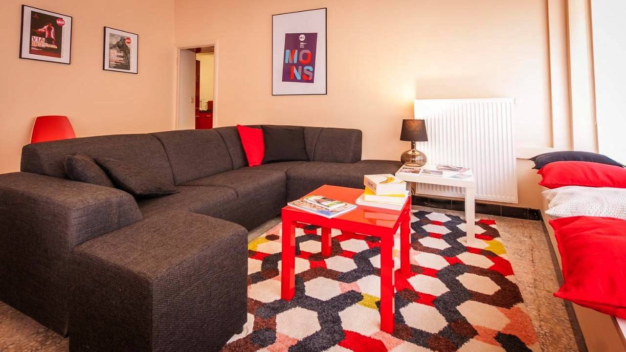 Five-Bedroom House in Mons (Hennegau), Henegouwen