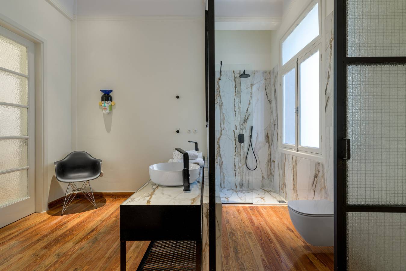 Entire apartment, An Outstanding 3 bdrm Apartment in the Heart of Athens in Central Section of Athens, Athens