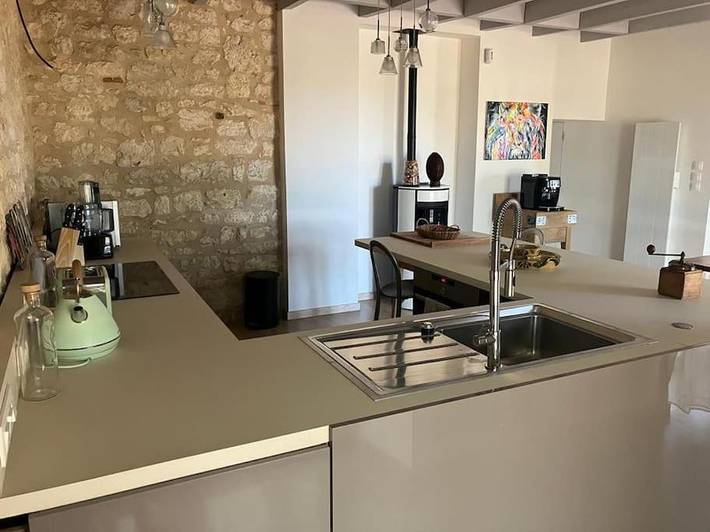 Location de vacances pour 10 personnes, avec terrasse ainsi que jardin et jacuzzi dans Frausseilles - 4
