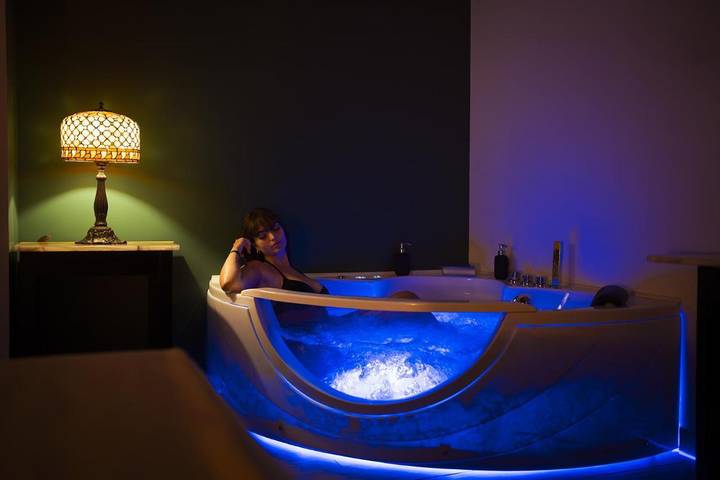 Appartamento per 4 persone, con idromassaggio e giardino nonché sauna e piscina in Briatico