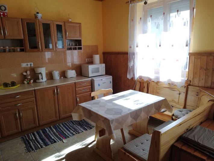 Ferienwohnung für 4 Personen, mit Balkon und Garten in Ungarn