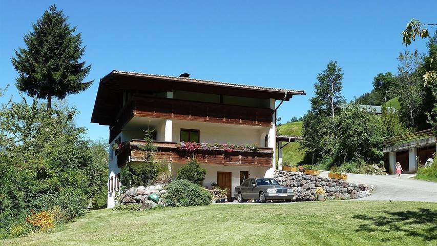 Ferienhaus für 16 Personen, mit Garten in Raggal