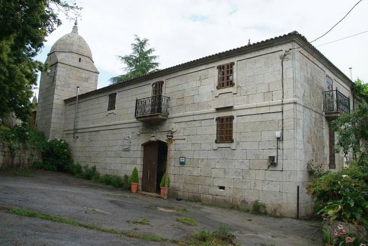 Alojamiento y desayuno para 4 personas, con jardín en Comarca de Orense