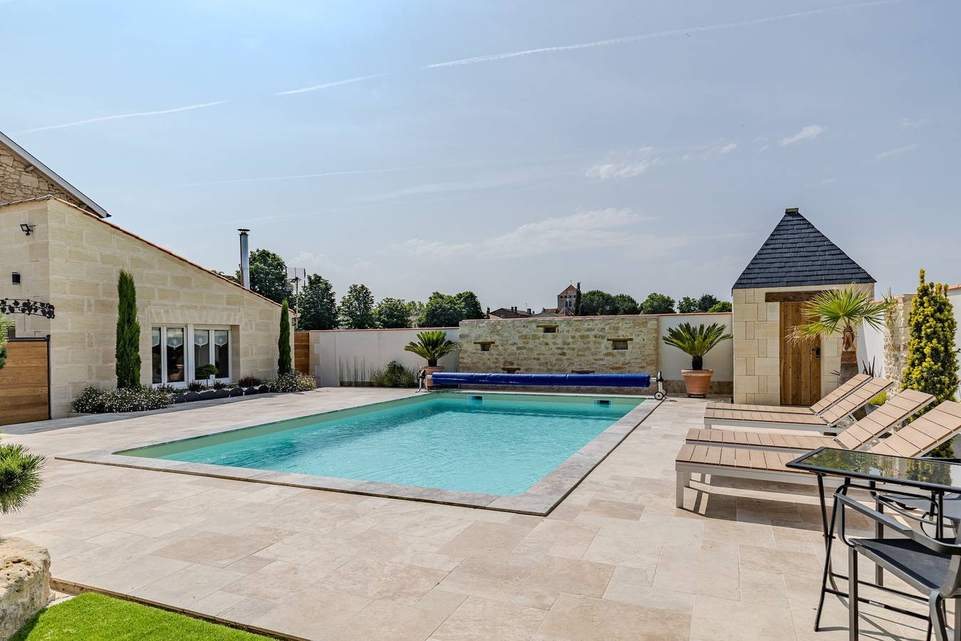 Les Marronniers – Maison de vacances avec piscine et vue sur les vignobles à Montagne in Montagne, Région de Libourne