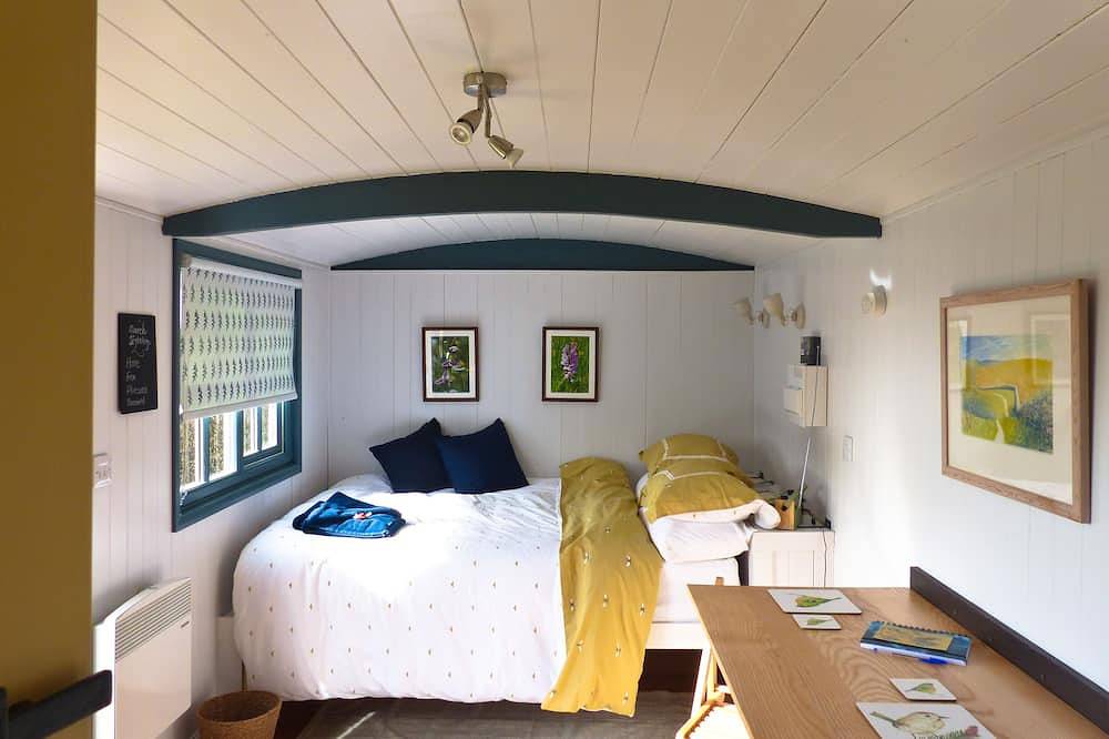 Shepherds Hut in Beautiful Dorset Countryside in Dorset