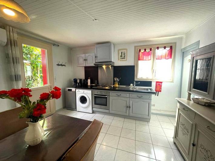 Location de vacances pour 2 personnes, avec terrasse et piscine, animaux acceptés à Saint-Julien-de-Lampon - 3