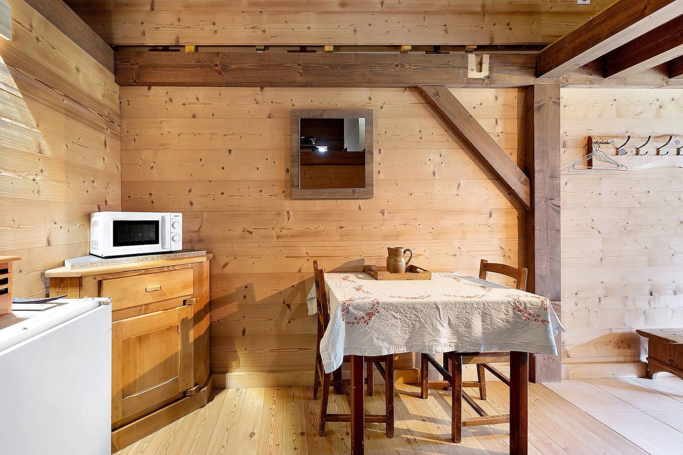Bed & Breakfast 'Chambre D'hôte Dans Chalet D'Alpage' met Uitzicht op Bergen, Privéterras en Tuin, foto 14