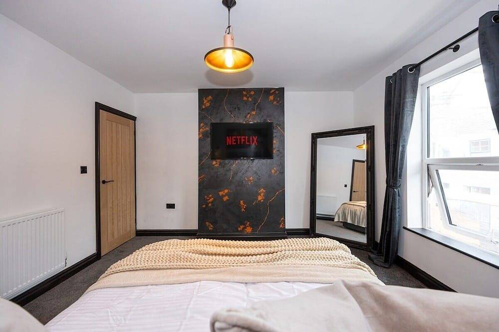 Midnight Manor High Speed Wi-Fi in Leigh, Grand Manchester