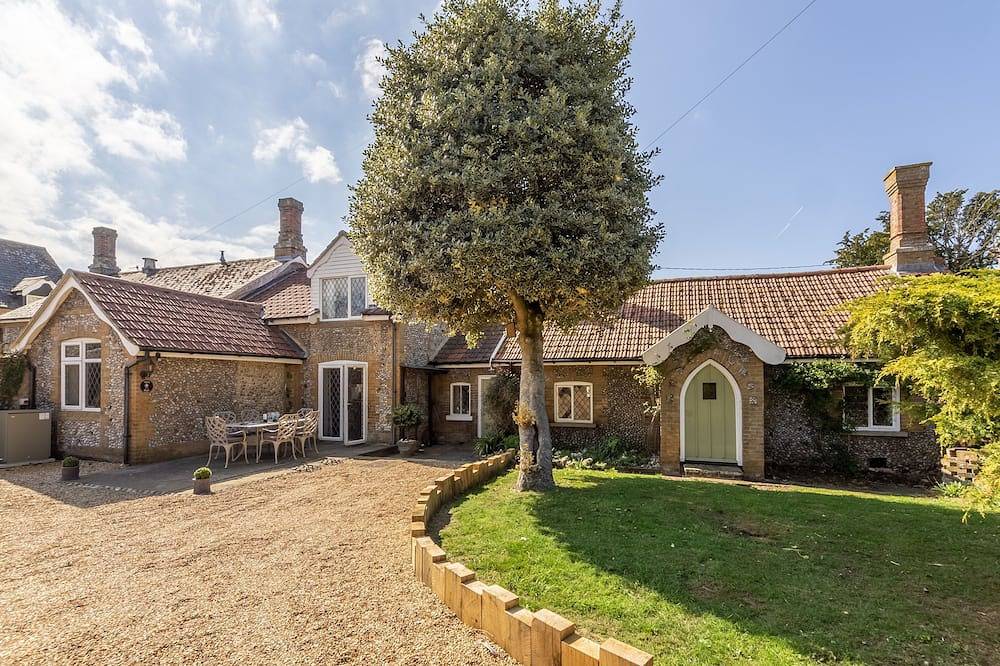 Toad Hall, Burnham Deepdale, Norfolk in Brancaster, Norfolk Coast