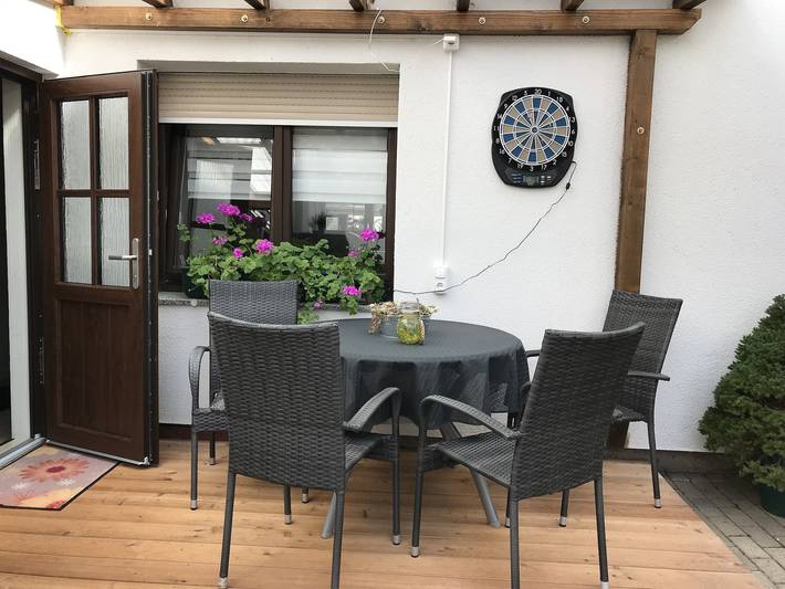 Ganze Ferienwohnung, Ferienwohnungen Petra - Fewo Eg, 85 m², Schlafz.,Wohnz,komb.Wohn-Schlafz.,Küche,Bad+Wc,Dusche in Frankenhain, Thüringer Kernland