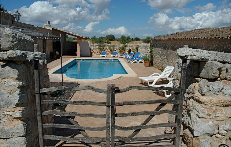 Détente ultime : 218 sqft. Apt. avec AC, piscine, terrasse, cuisine et grill. in Porreres, Majorque du Sud