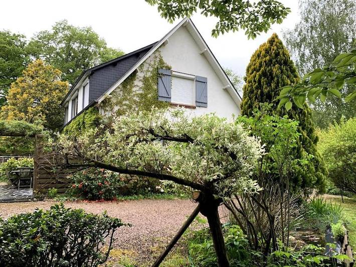 Gîte pour 6 personnes, avec vue ainsi que jardin et piscine dans Brachy
