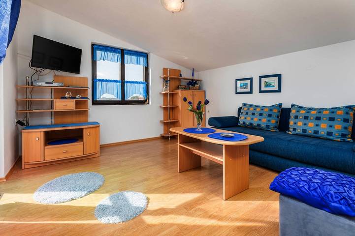 Ferienwohnung für 3 Personen, mit Pool und Balkon/Terrasse in Pula - 4