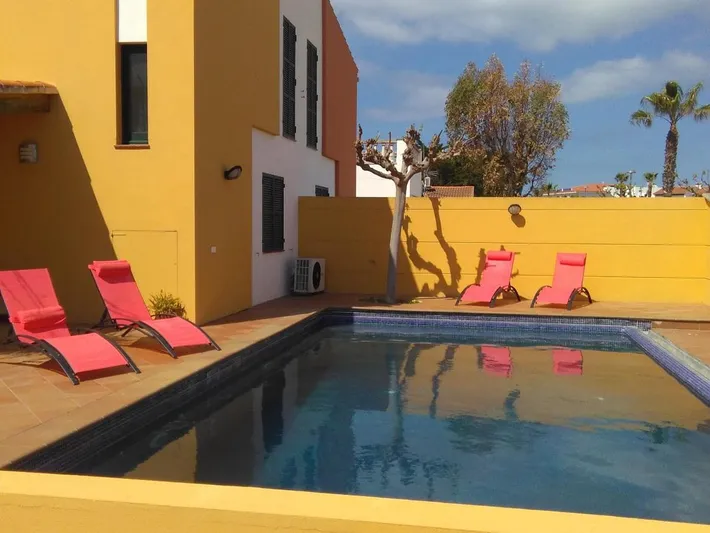 Villa für 8 Personen, mit Pool und Garten sowie Terrasse - 1
