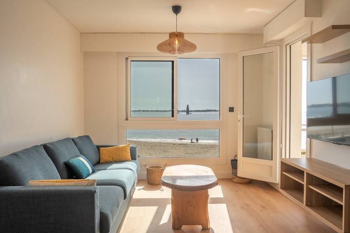 Gîte pour 4 personnes, avec balcon, adapté aux familles dans Office De Tourisme De Larmor Plage - 2