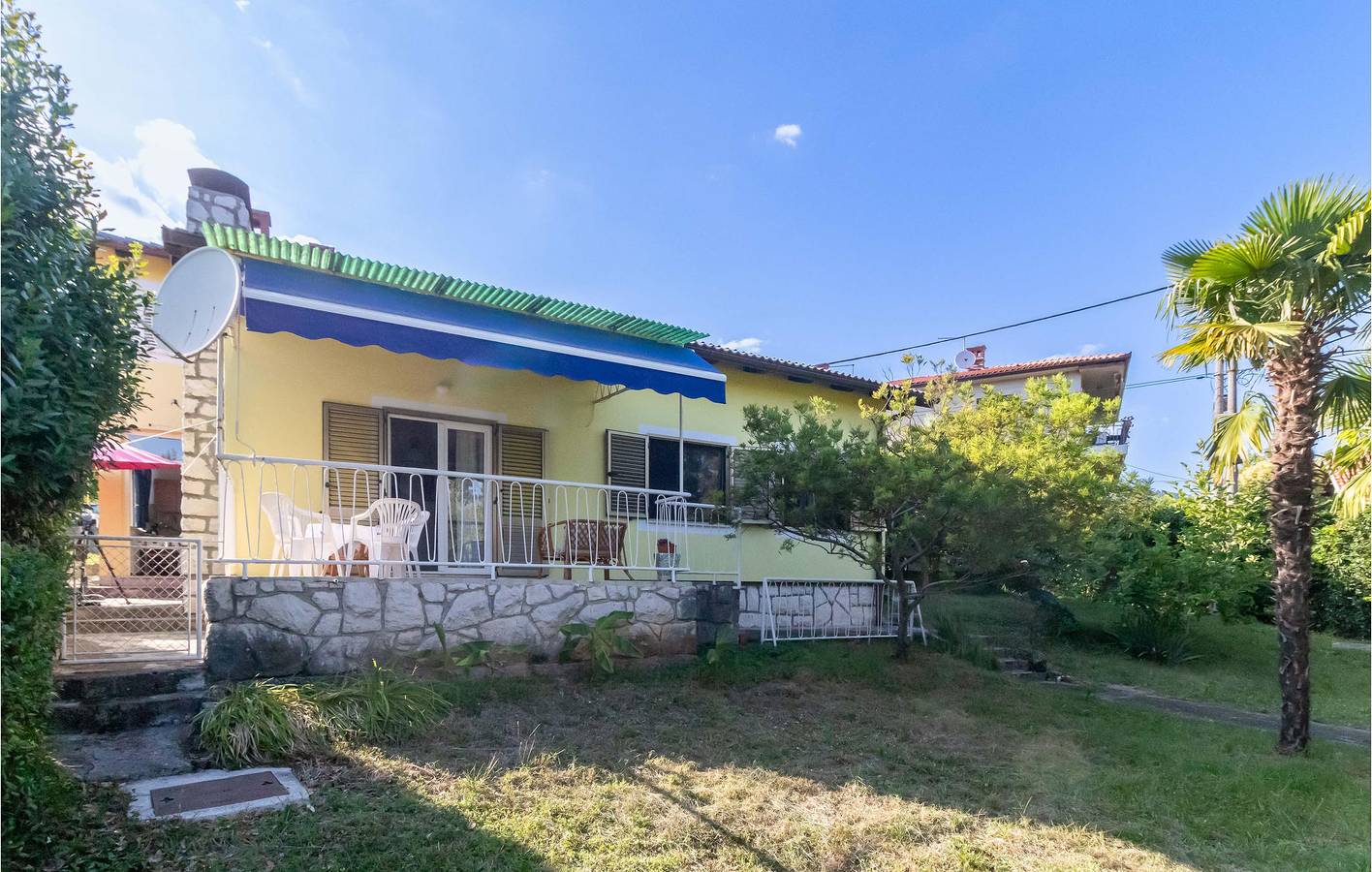 Ganze Ferienwohnung, Gemütliche 2-Zimmer-Wohnung mit Terrasse, Parkplatz und 2 km Entfernung zum Hundestrand in Ika, Opatija Riviera