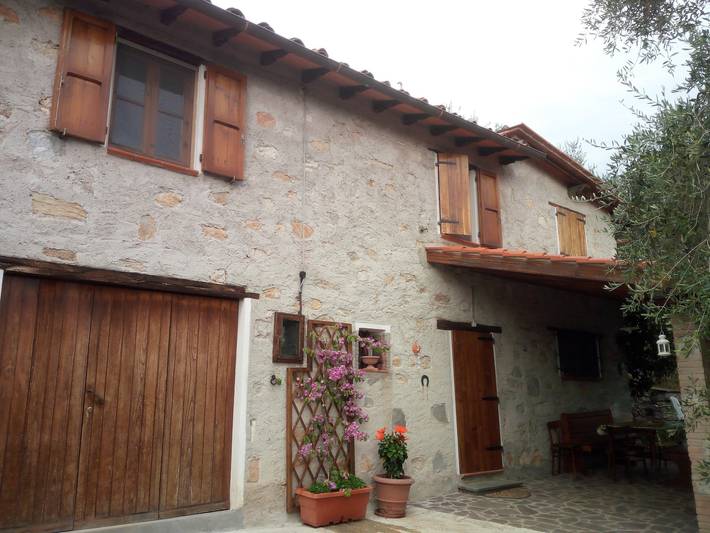Casa Vacanza 'Tra Gli Olivi - Camaiore' con Wi-Fi e Aria Condizionata in Camaiore (Toscana), Riviera Toscana