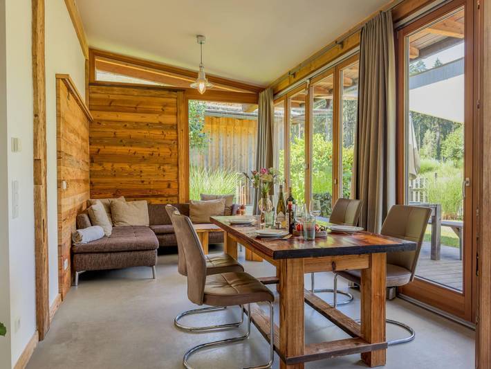 Naturchalet am Waldrand mit Infrarot Sauna in Hermagor, Hermagor-Pressegger See