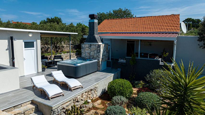 Villa pour 5 personnes, avec jardin ainsi que jacuzzi et terrasse à Vela Luka - 3