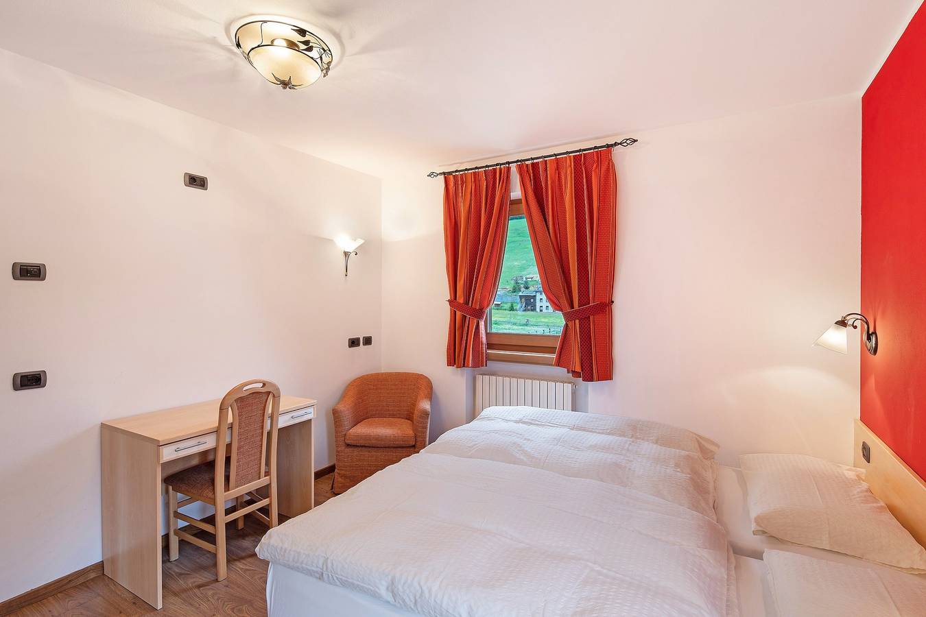 Entire apartment, Apartment 'Chalet Kiara - Lake' with Mountain View, Balconies and Wi-Fi in Livigno (Town), Livigno