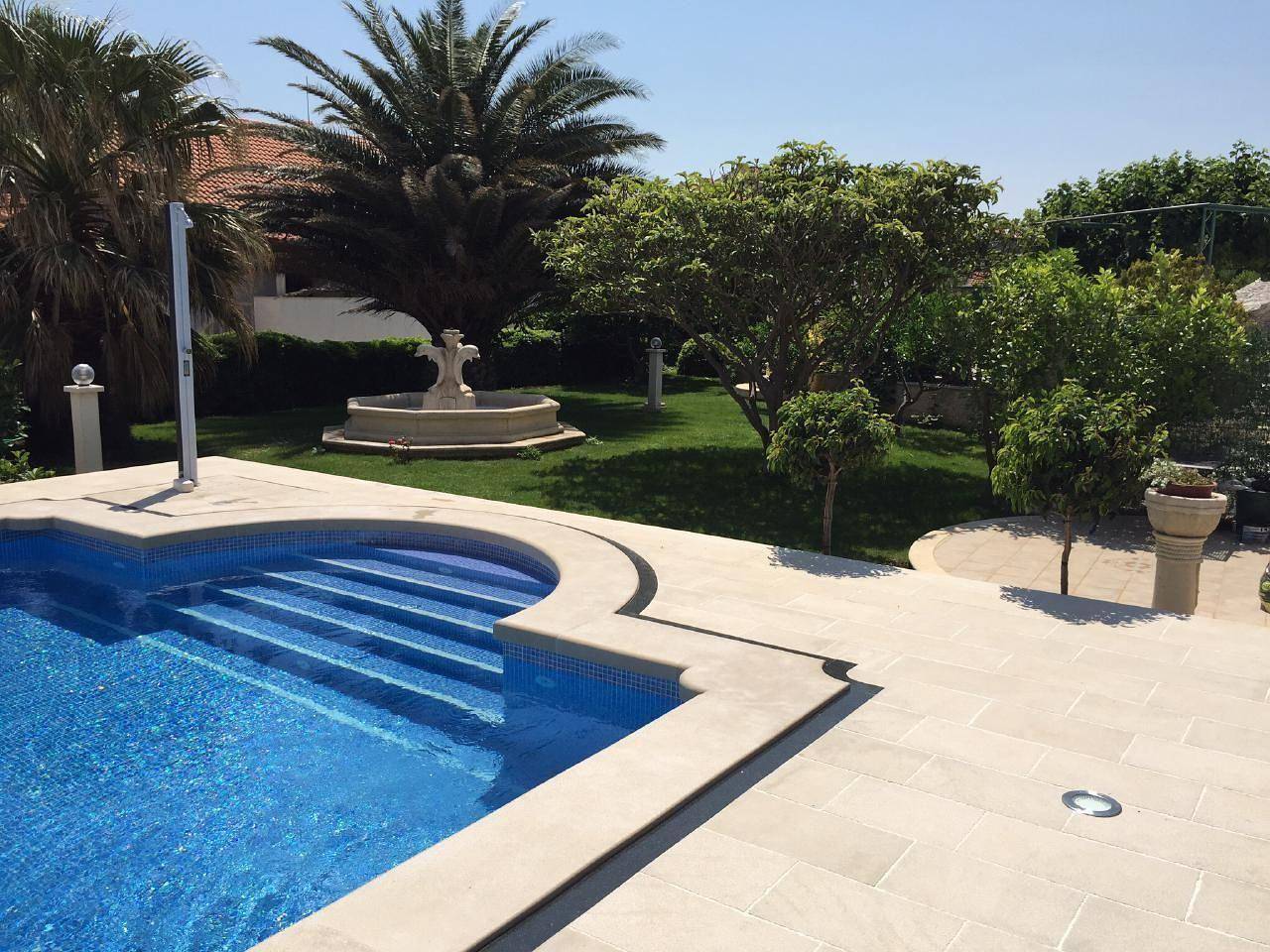 Ganze Ferienwohnung, Ferienwohnung in Bol mit gemeinschaftlichem Pool und Grill in Bol, Brac