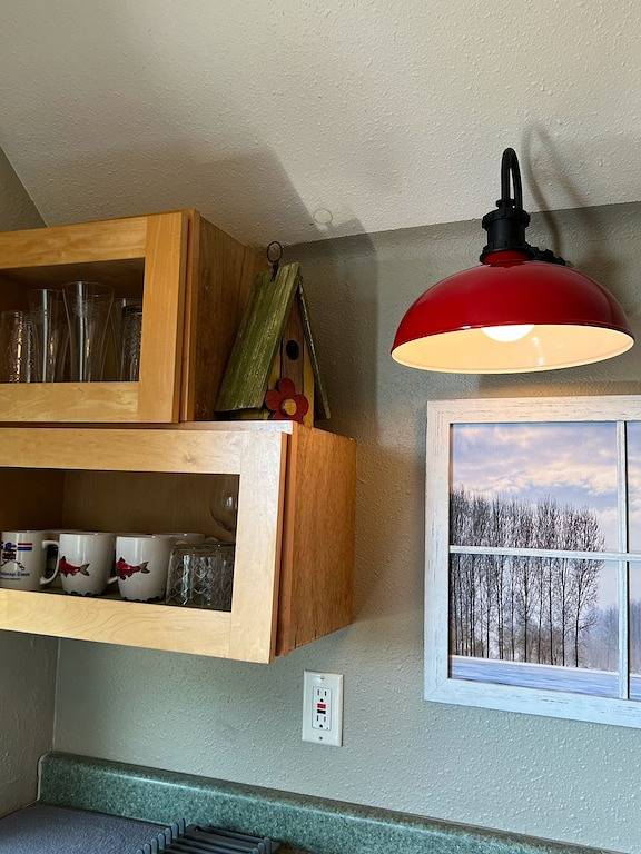 Stormy Hill Retreat on Gooding Lake in Matanuska-Susitna
