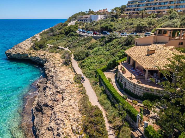 Ferienhaus für 4 Personen, mit Terrasse und Garten in Cala Anguila - 2