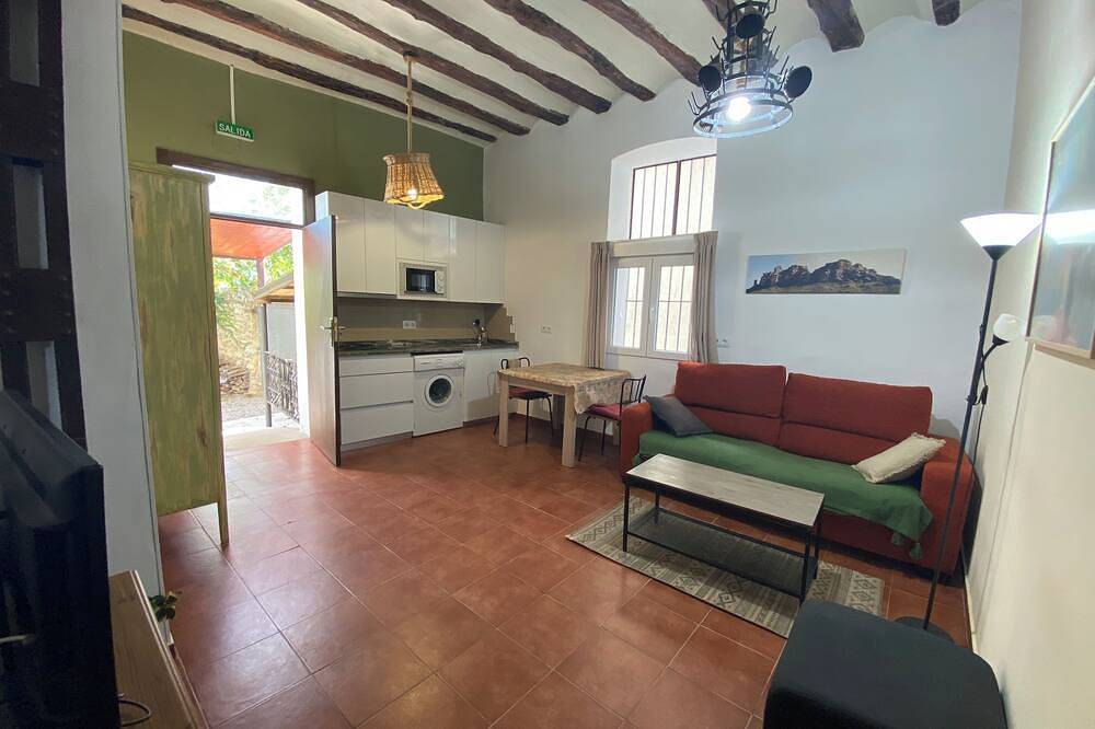 Entire apartment, Apartment in a house with garden of more than 200 years old. in Fitero, Navarra Province