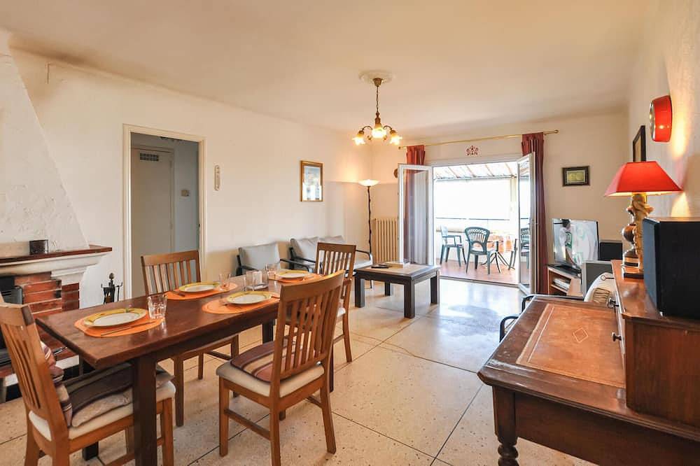 Awesome home in Roquebrune-sur-Argens in Les Issambres, Roquebrune-sur-Argens